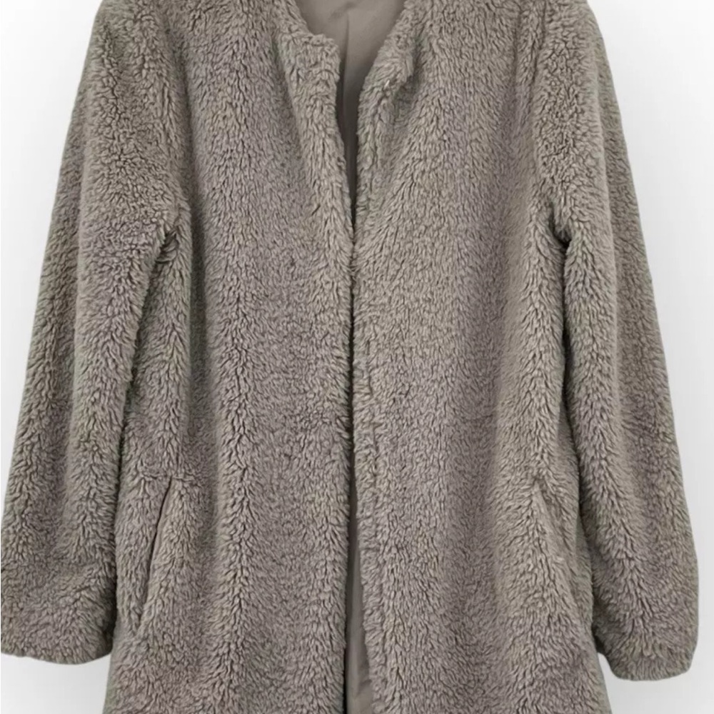 EUC BB Dakota Women's Grey Faux Fur Teddybear Coat, size medium